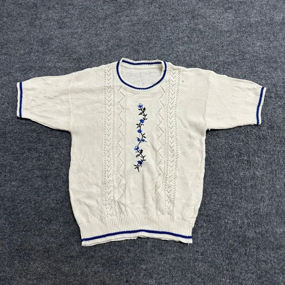 Unbranded Knit Sweater Womens Size M Cream Blue Floral Embroidered Short Sleeve